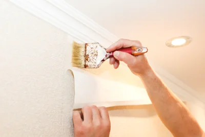 Pose de papier peint à Gijounet — revêtements muraux et toiles de verre